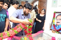 Chiranjeevi pays homage to Vijaya Bapineedu